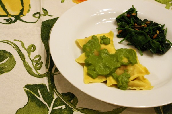 Cheesy Spinach Sauce and Ravioli